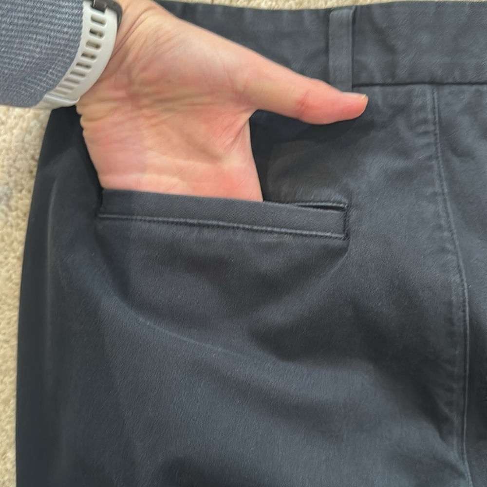 Everlane The Performance Chino | Uniform in Black - 30x30 Slim - Picture 9 of 10